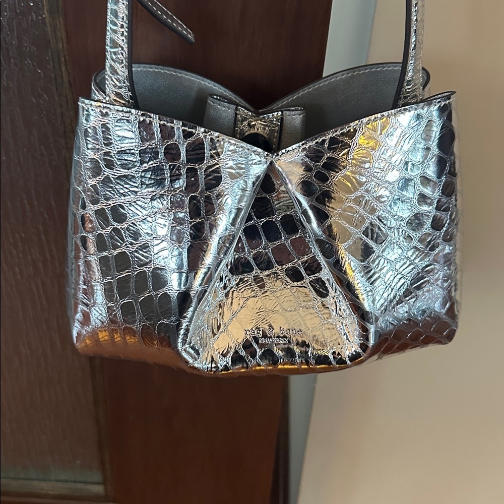 RAG & BONE
Small Bloom Leather Crossbody Bag silver new - Picture 11 of 15